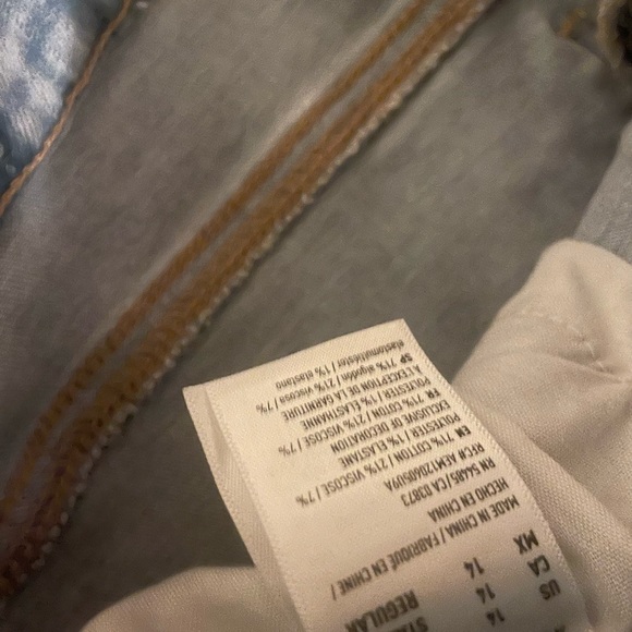 American Eagle outfitters with tags ripped jeans - Picture 3 of 3